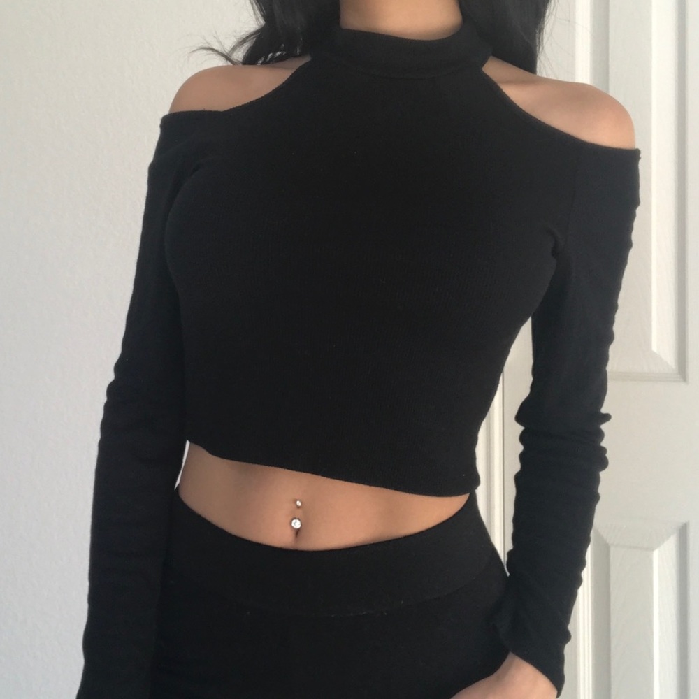 Cold shoulder Crop Top